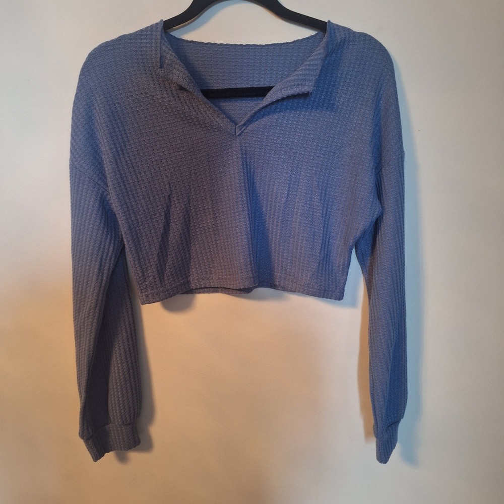 SHEIN Blue Waffle Knit Cropped Long Sleeve Top Split V-Neck Size Medium US 6